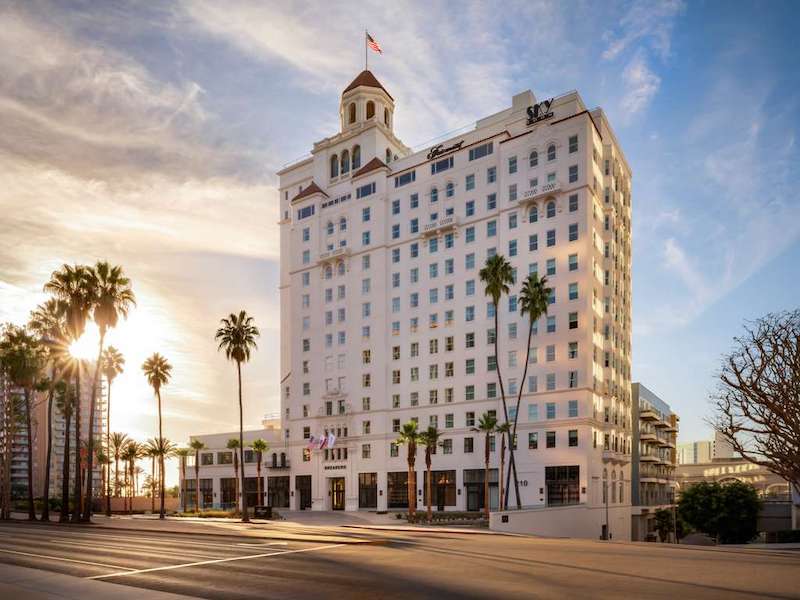Fairmont Breakers Long Beach: A Grand Dame Gets Her Glamour&nbsp;Back